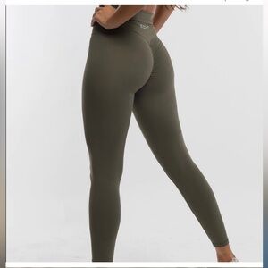 Echt Olive green scrunch legging